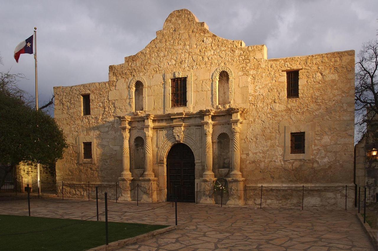 Private Hot Tub3Bd2Ba 2 Miles To Sa River Walk San Antonio Eksteriør billede